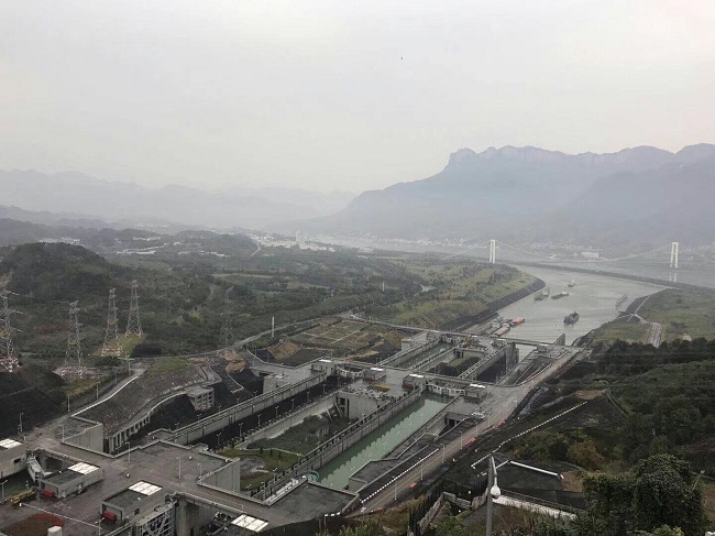 63b97200bdc63.jpg 桥.jpg